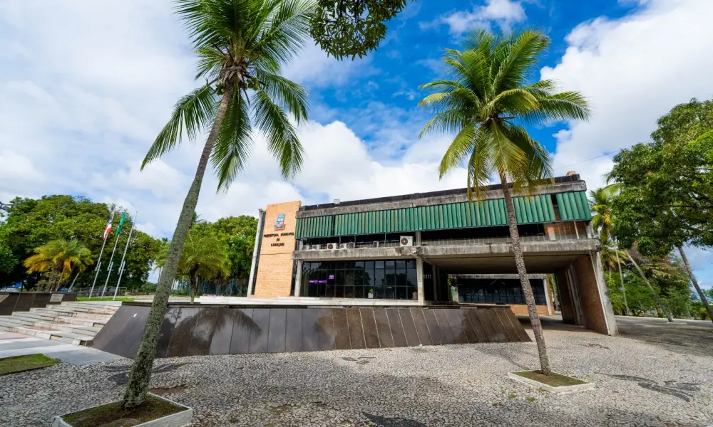 Faixada da Prefeitura de Camaçari - Foto: Juliano Sarraf